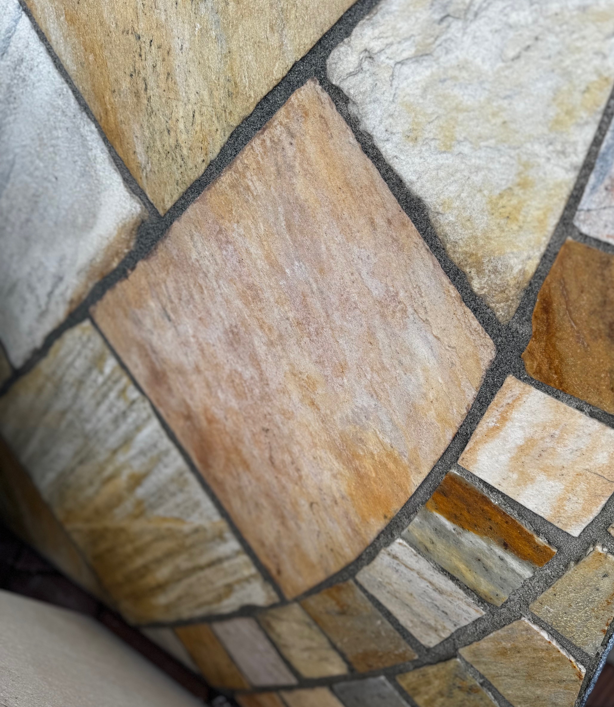 Natursteinmuster Quarzit Dorato